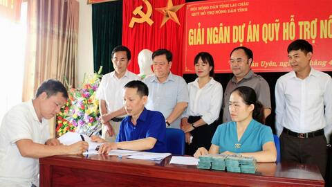 Hội nông dân tỉnh Lai Châu: Giải ngân 1 tỷ đồng cho nông dân Tân Uyên