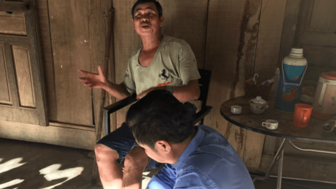 Bác sĩ có nhà bị thiệt hại do lũ ở Kỳ Sơn vẫn tích cực hỗ trợ y tế cho người dân