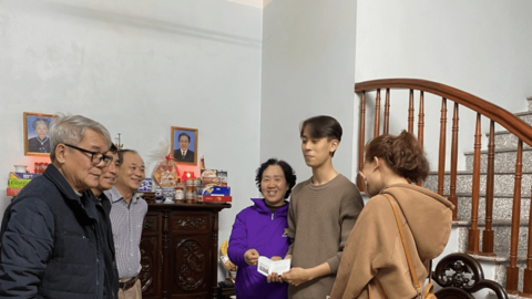 Động viên và tặng quà các tân binh lên đường nhập ngũ