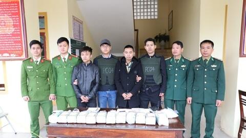 Hà Tĩnh: Bắt 5 đối tượng vận chuyển 12 kg Ketamine, 5.600 viên hồng phiến