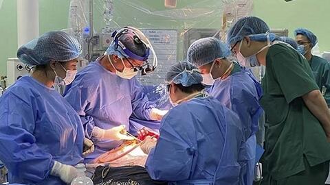 TP.HCM: Cắt bỏ khối u bít tắc khí quản, kịp thời cứu sống bệnh nhân