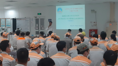 Quan tâm cải thiện điều kiện làm việc cho người lao động