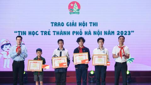 Hà Nội: 10 thiếu nhi tiêu biểu nhận “Giải thưởng 15 tháng 5”