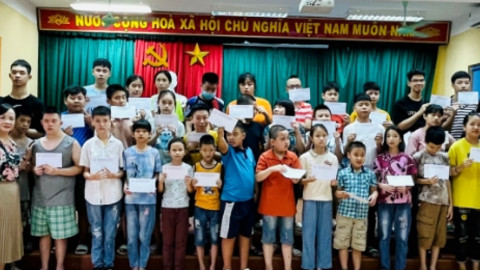 Chăm lo cho học sinh khuyết tật nhân ngày Quốc tế thiếu nhi