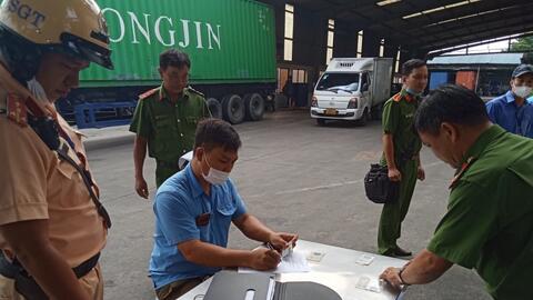 Thủ Đức xử lý hơn 100 trường hợp vi phạm nồng độ cồn dịp lễ 2/9