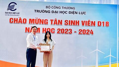 Trường Đại học Điện lực chào mừng tân sinh viên khóa D18 nhập học