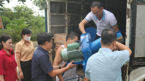 Hội Nông dân tỉnh Lào Cai: Bàn giao vật tư, thiết bị xây dựng mô hình xử lý rác thải, bảo vệ môi trường