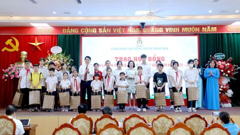 Chú trọng chăm lo con công nhân lao động