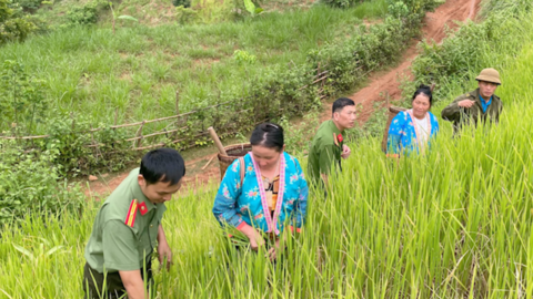 Anh ninh Sơn La: Cùng ăn, cùng ở, cùng làm với đồng bào dân tộc thiểu số vùng cao