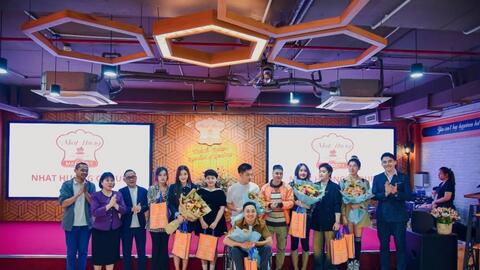 MC Mạnh Khang là đại sứ chiến dịch “Bánh kem 1 chữ”