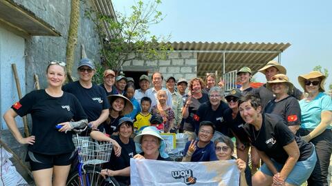 Gieo mầm yêu thương từ du lịch thiện nguyện
