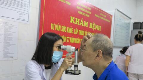 Khám, chăm sóc sức khỏe cho hơn 2.000 đối tượng chính sách