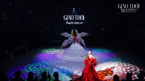 Nhà thiết kế Thạch Linh kể chuyện “Giao thời” bằng ngôn ngữ thời trang