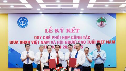 Tích cực thực hiện chế độ chính sách BHXH, BHYT với người cao tuổi