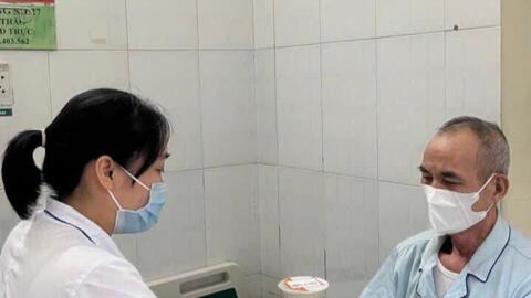 Những suất ăn ấm áp tình người cho các bệnh nhân trong cơn bão