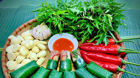 Đặc sản nem chua Thanh Hóa chững lại giữa tâm dịch tả lợn châu Phi