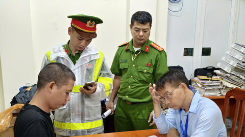 Hà Nội: Thu 50.000 đồng/lượt, bãi xe 'chui' ở Ba Đình bị phạt nặng