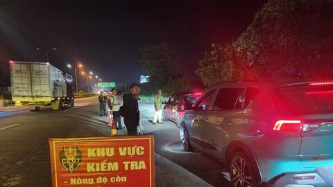 Gần 4.000 trường hợp vi phạm nồng độ cồn bị xử lý trong ngày đầu ra quân