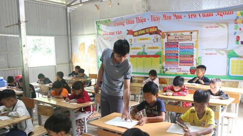 Ước mơ đổi đời từ con chữ ở Nậm Chà