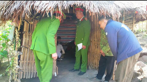 Cán bộ xuống bản: Mắt xích quan trọng trong truyền thông giảm nghèo