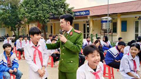 Xây dựng trường nội trú hạnh phúc ở xã biên giới Phục Hòa