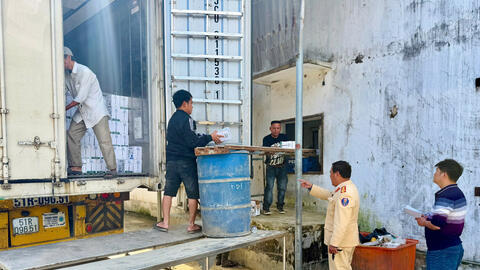 Ngăn chặn 10 tấn thực phẩm không nguồn gốc ra phía Bắc