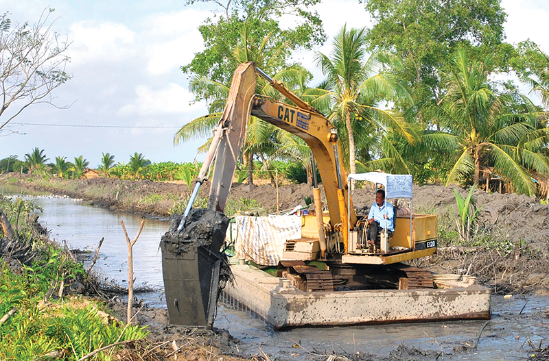 Khai thác hiệu quả công trình thủy lợi, ứng phó xâm nhập mặn 