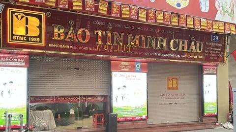 Công an xuất hiện tại 3 cửa hàng vàng Bảo Tín Minh Châu ở Hà Nội