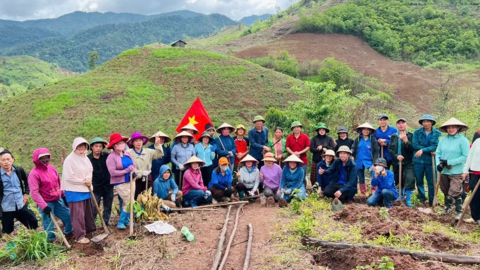 Trường PTDTBT TH Trần Văn Thọ hỗ trợ hộ nghèo trồng hơn 2.000 hố cà phê, mắc ca