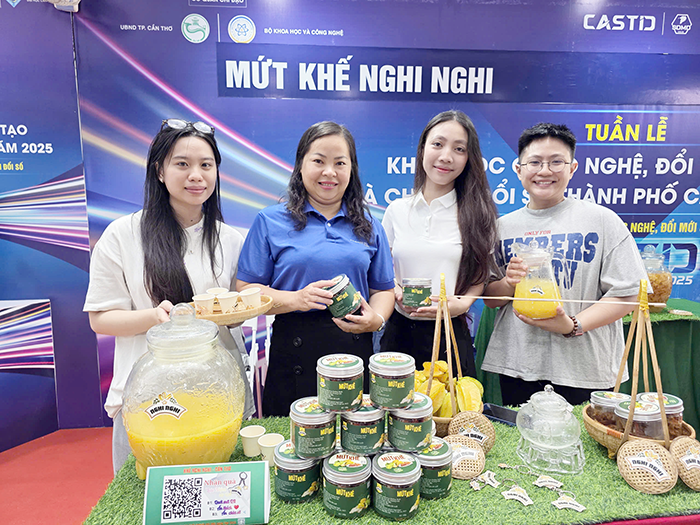 “Thêm sắc màu” nâng tầm giá trị cây khế quê nhà 