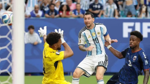 Messi sáng cửa đoạt Quả bóng Vàng thứ 9