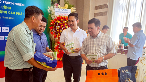 Đẩy mạnh thực hiện các giải pháp bảo vệ cây trồng có trách nhiệm 