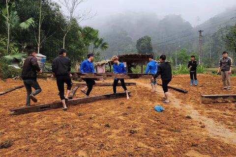 <a href="/nong-thon-moi" title="Nông thôn mới" rel="dofollow">Nông thôn mới</a>