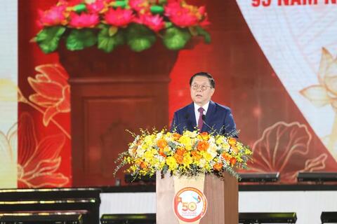 <a href="/nong-thon-moi" title="Nông thôn mới" rel="dofollow">Nông thôn mới</a>