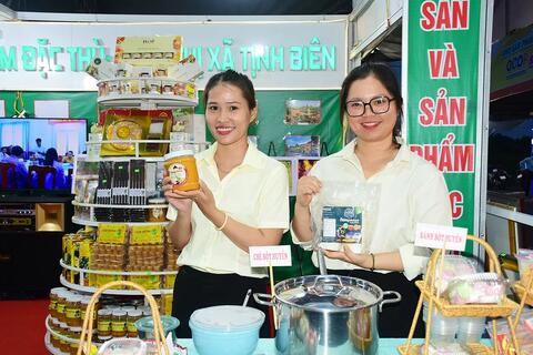 <a href="/nong-thon-moi" title="Nông thôn mới" rel="dofollow">Nông thôn mới</a>