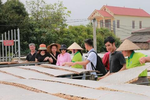 <a href="/nong-thon-moi" title="Nông thôn mới" rel="dofollow">Nông thôn mới</a>