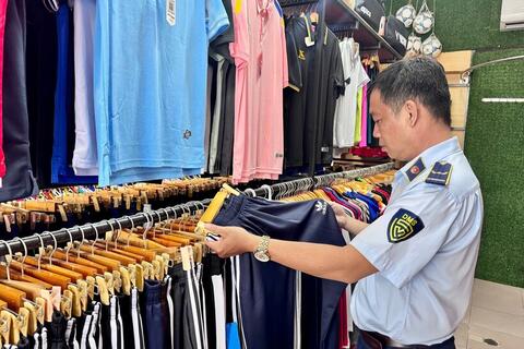 <a href="/tong-hop" title="Tổng hợp" rel="dofollow">Tổng hợp</a>