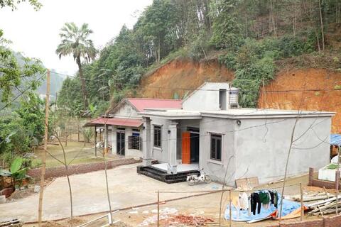 <a href="/nong-thon-moi" title="Nông thôn mới" rel="dofollow">Nông thôn mới</a>