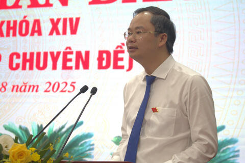 <a href="/chinh-sach" title="Chính sách" rel="dofollow">Chính sách</a>