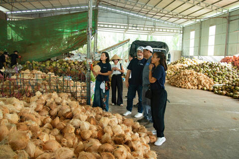 <a href="/nong-thon-moi" title="Nông thôn mới" rel="dofollow">Nông thôn mới</a>