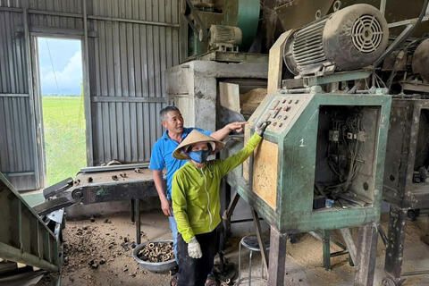 <a href="/nong-thon-moi" title="Nông thôn mới" rel="dofollow">Nông thôn mới</a>