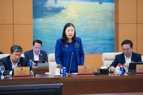 <a href="/chinh-sach" title="Chính sách" rel="dofollow">Chính sách</a>