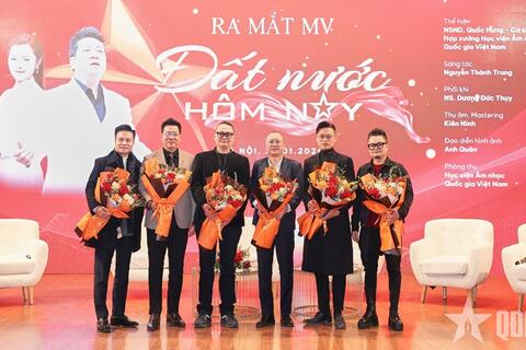 <a href="/tong-hop" title="Tổng hợp" rel="dofollow">Tổng hợp</a>