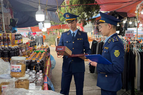 <a href="/tong-hop" title="Tổng hợp" rel="dofollow">Tổng hợp</a>