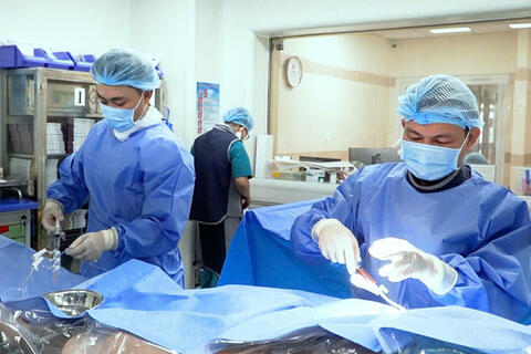 <a href="/tong-hop" title="Tổng hợp" rel="dofollow">Tổng hợp</a>