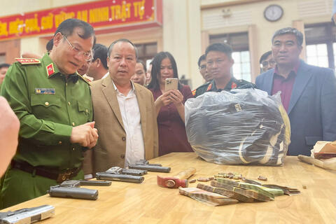 <a href="/tong-hop" title="Tổng hợp" rel="dofollow">Tổng hợp</a>