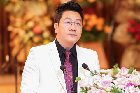 <a href="/tong-hop" title="Tổng hợp" rel="dofollow">Tổng hợp</a>