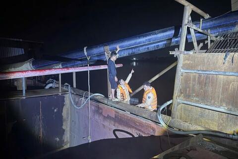 <a href="/tong-hop" title="Tổng hợp" rel="dofollow">Tổng hợp</a>