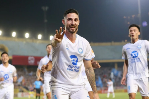 <a href="/tong-hop" title="Tổng hợp" rel="dofollow">Tổng hợp</a>