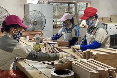 <a href="/xuat-khau" title="Xuất khẩu" rel="dofollow">Xuất khẩu</a>